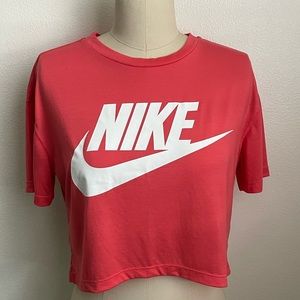 ❤️SOLD❤️ NIKE CROP TOP